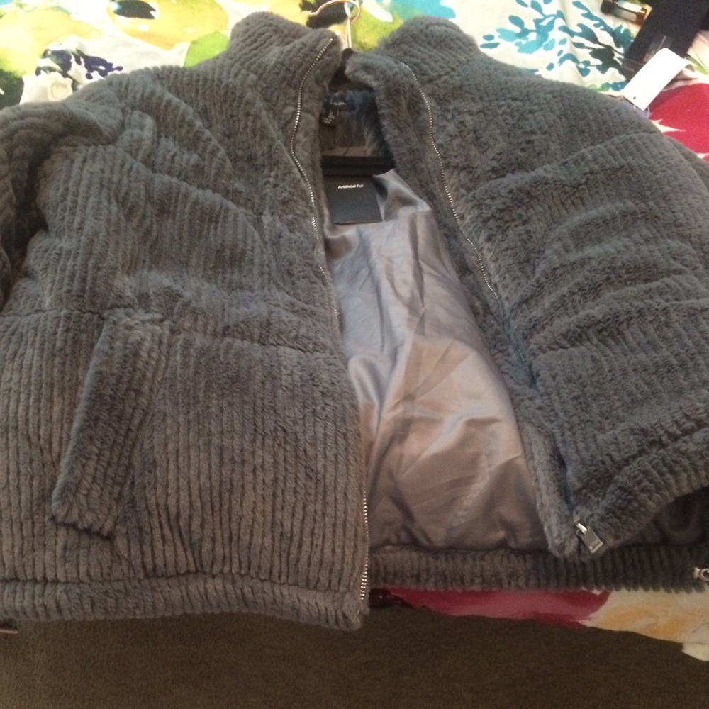 New with tag ribbed faux fur buffer - Picture 12 of 16